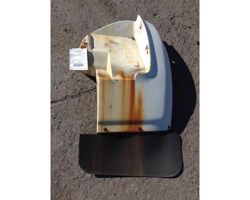 2000 INTERNATIONAL 4900 Fender Extension #