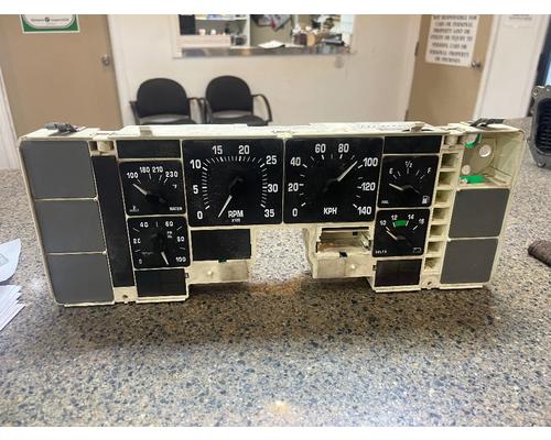 INTERNATIONAL 7100 Instrument Cluster