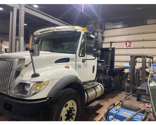 INTERNATIONAL 7300 Complete Vehicle