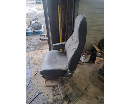 INTERNATIONAL 7400 Seat, Front