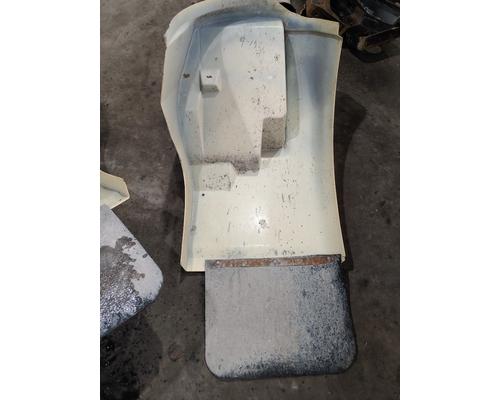 INTERNATIONAL 8100 Fender