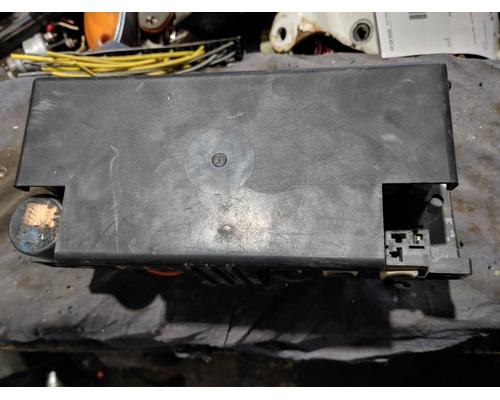 INTERNATIONAL 8100 Fuse Box