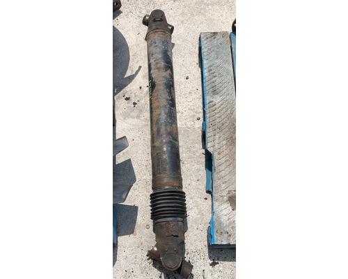 INTERNATIONAL 8600 Drive Shaft, Rear