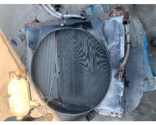 INTERNATIONAL 8600 Radiator