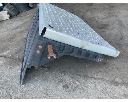 INTERNATIONAL 9200I Battery Box Cover