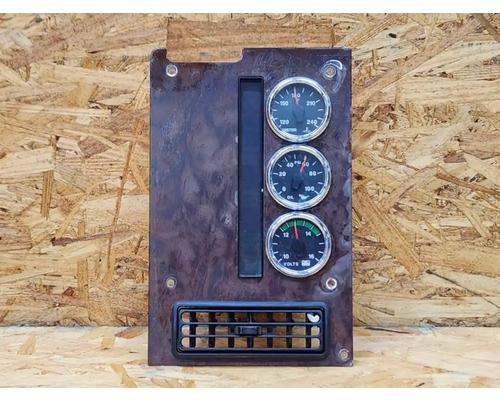  International 9200I Instrument Cluster #