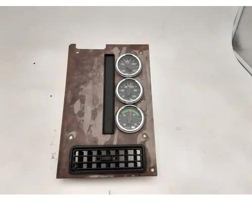  International 9200I Instrument Cluster #