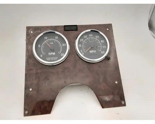  International 9200I Instrument Cluster #