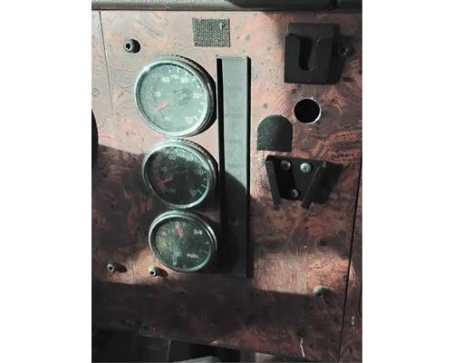  International 9200I Instrument Cluster #