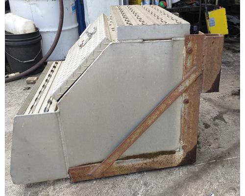 INTERNATIONAL 9400I Tool Box