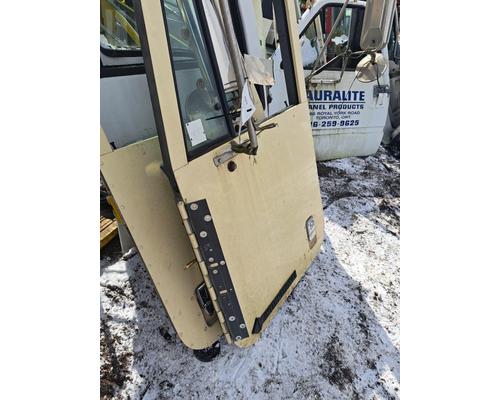 INTERNATIONAL 9700 Door Assembly, Front