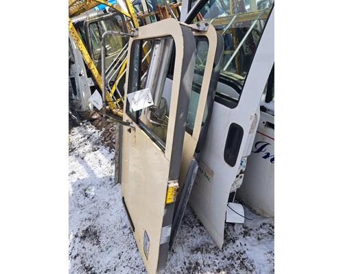 INTERNATIONAL 9700 Door Assembly, Front