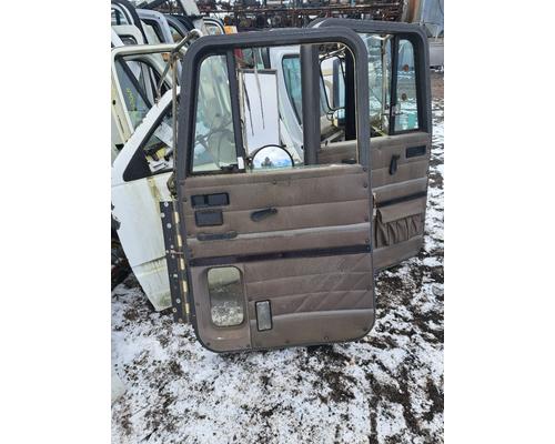 INTERNATIONAL 9700 Door Assembly, Front