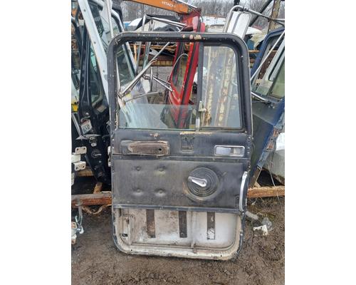 INTERNATIONAL 9700 Door Assembly, Front