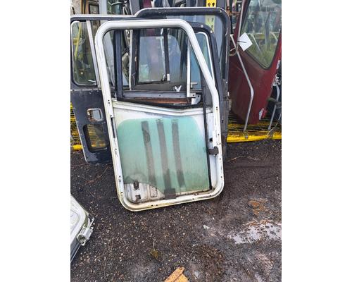 INTERNATIONAL 9900I Door Assembly, Front