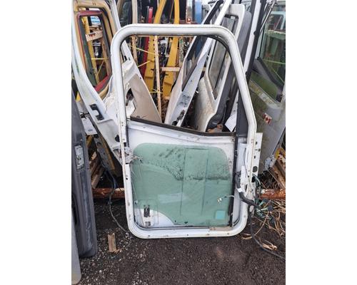 INTERNATIONAL 9900I Door Assembly, Front