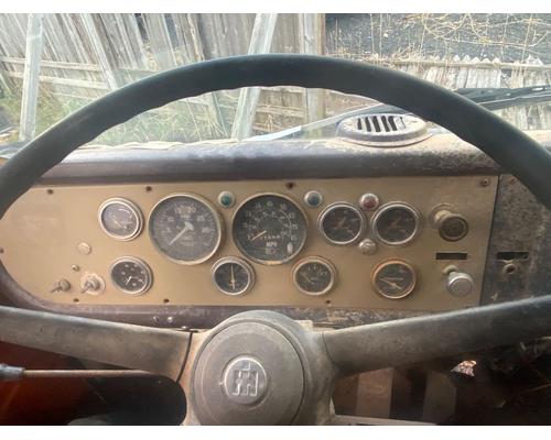  International CO-1750B Instrument Cluster #