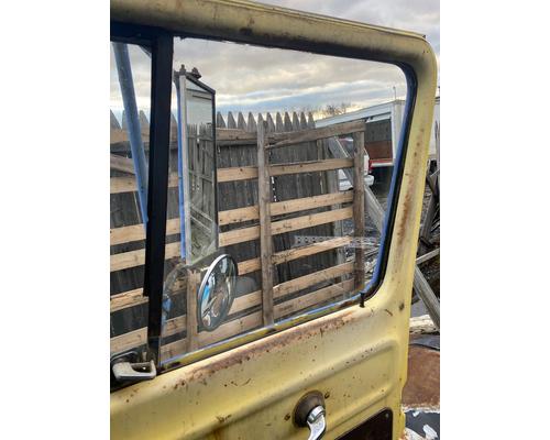 international-co-1750b-windshield #720473