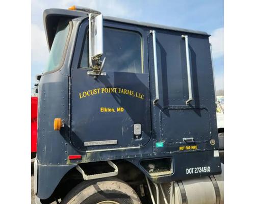  International COF-9670 Cab #