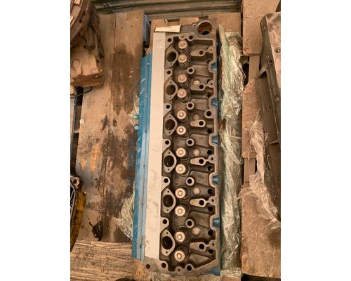 INTERNATIONAL DT 466E Cylinder Head