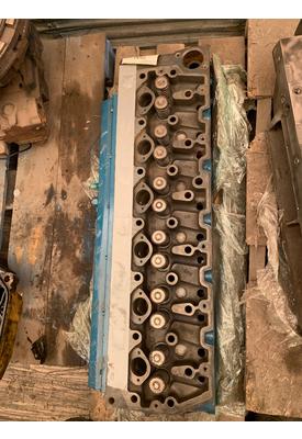 INTERNATIONAL DT 466E Cylinder Head