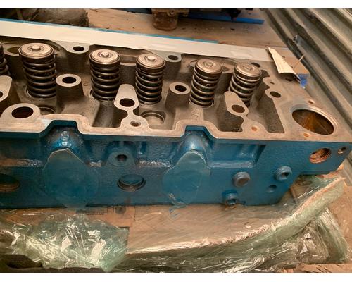 INTERNATIONAL DT 466E Cylinder Head