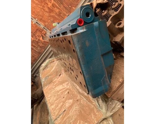 INTERNATIONAL DT 466E Cylinder Head