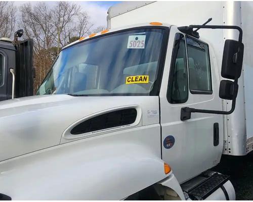  International DuraStar 4300 Cab #