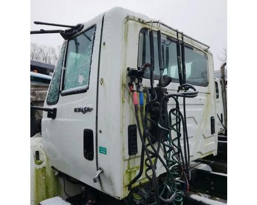  International DuraStar 4400 Cab #