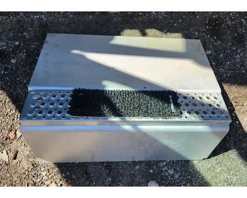 international-lt625-battery-box #1445055