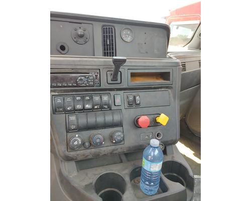 INTERNATIONAL LT625 Complete Vehicle