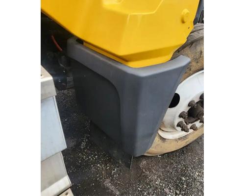international-lt625-fender #1448387