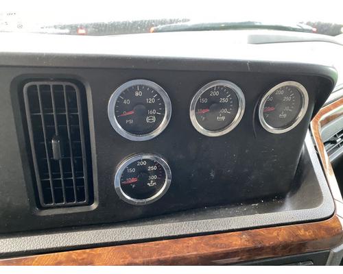  International LT625 Instrument Cluster #