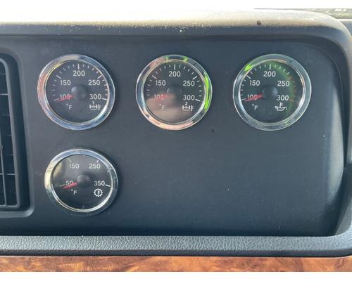  International LT625 Instrument Cluster #