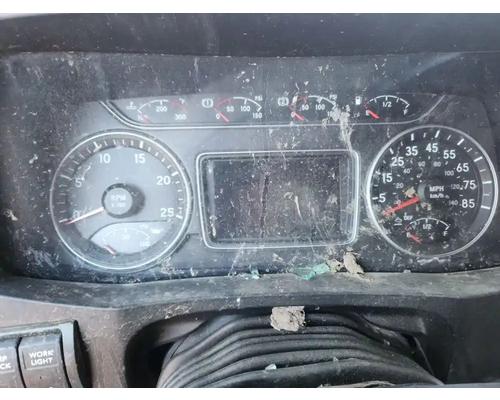  International LT625 Instrument Cluster #
