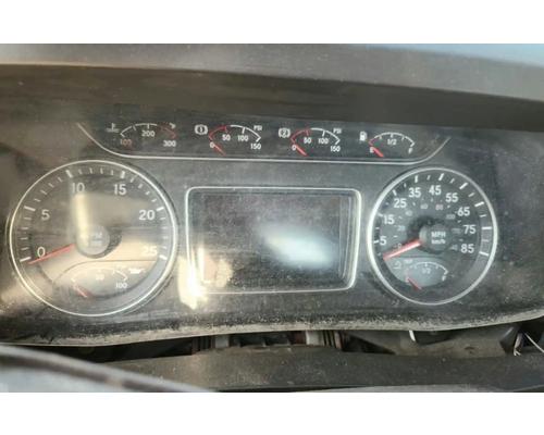  International LT625 Instrument Cluster #