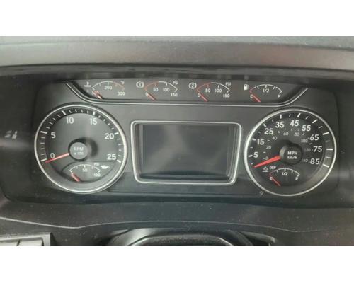  International LT625 Instrument Cluster #