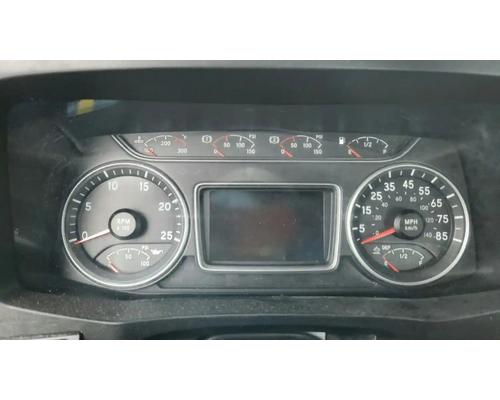  International LT625 Instrument Cluster #