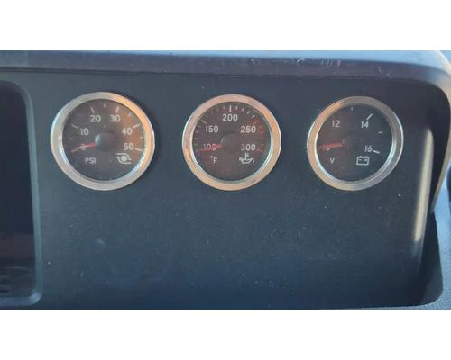  International LT625 Instrument Cluster #