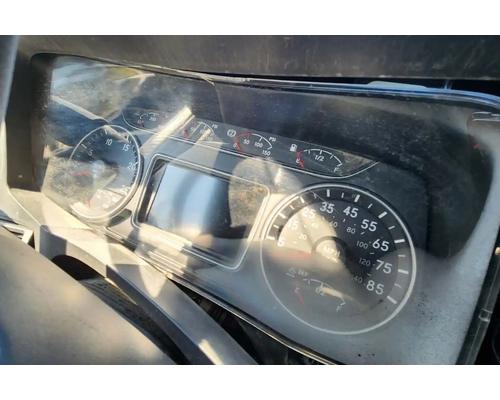  International LT625 Instrument Cluster #