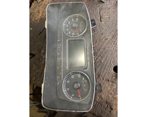 INTERNATIONAL LT625 Instrument Cluster