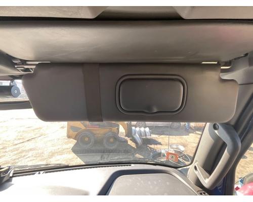  International LT625 Visor #