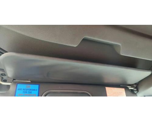  International LT625 Visor #