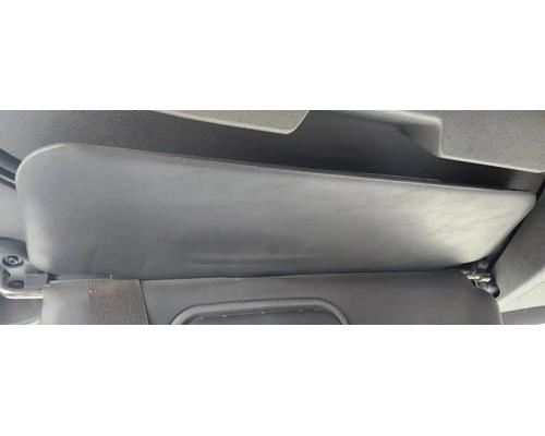  International LT625 Visor #