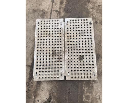 INTERNATIONAL LT625 Step