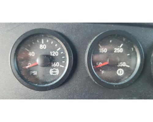  International MV607 Instrument Cluster #