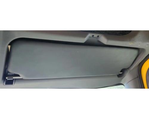  International MV607 Visor #