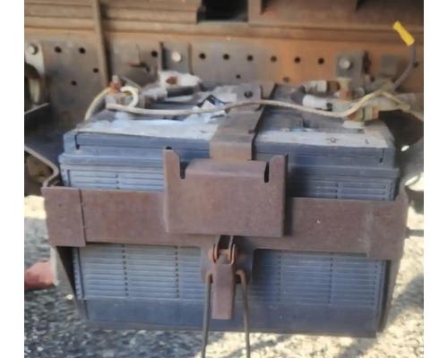 isuzu-nrr-battery-box #1440053