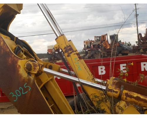 1900 JOHN DEERE 648G-II CYLINDER (GRAPPLE BOOM)