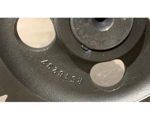 JOHN DEERE  Camshaft